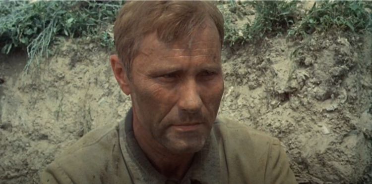 Кто заменил Василия Шукшина в фильме «Они сражались за родину»?