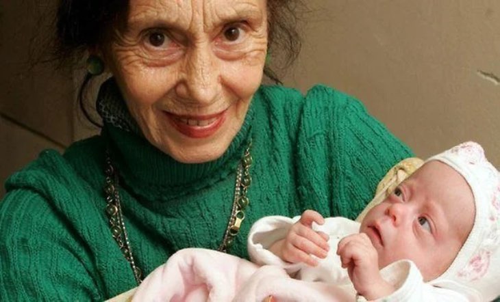 Маме 81 год, дочке 15: как сейчас живут Адриана и Элиза Илиеску