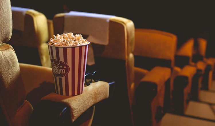 Почему попкорн запрещали к продаже в кинотеатрах?